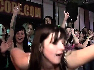 Foxy babes show off their hot bodies
